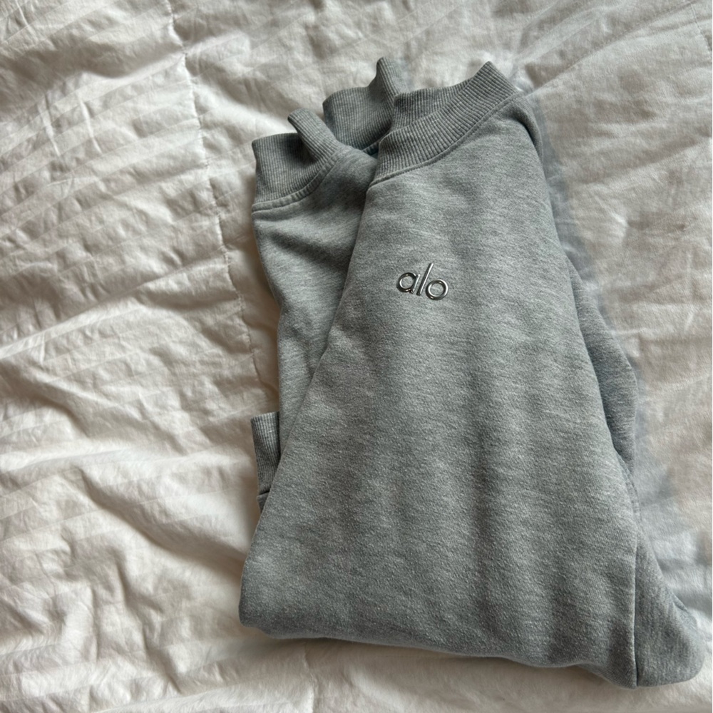 Alo gray crewneck